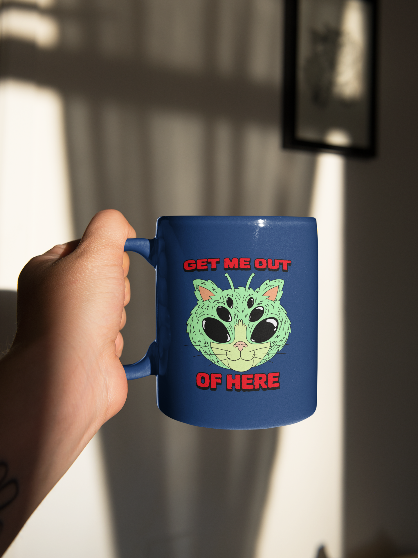 Mug: "Get me out of here"